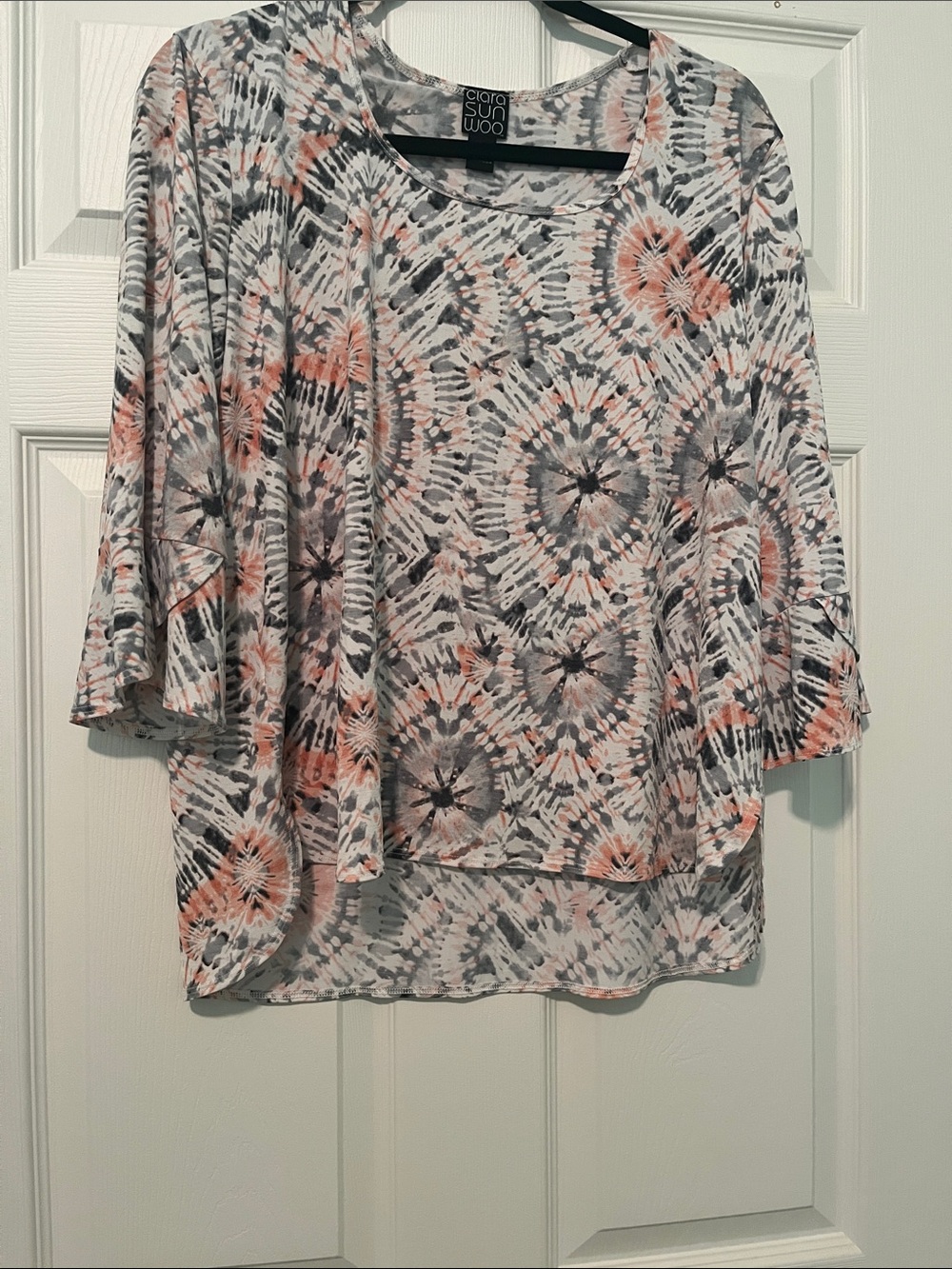 Clara Sun Woo Gray and Coral Tie-Dye Scoop Neck Tunic
